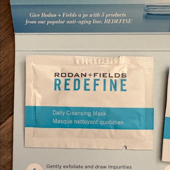 Rodan + Fields “Give it a Glow” sample packs. (9) sample packs - Picture 3 of 7